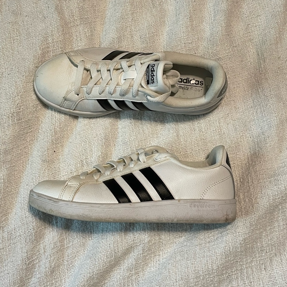 Adidas Grand Court Sneakers
